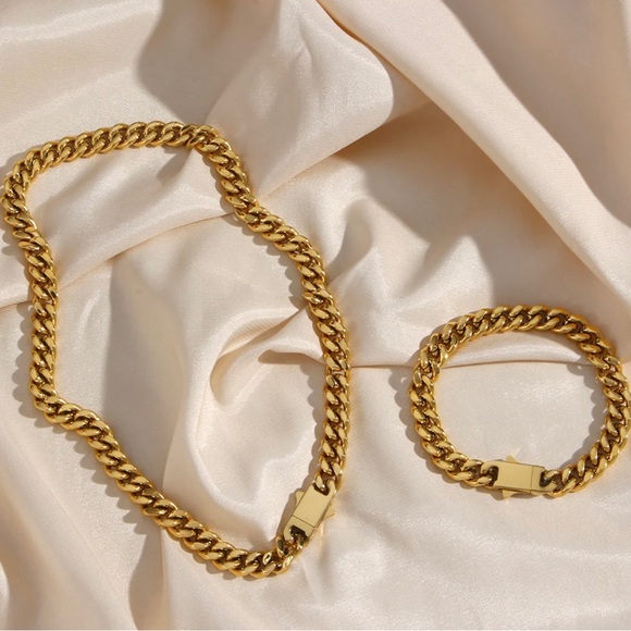Stainless Steel 18K Gold Plated Necklace and Bracelet - Picture 5 of 6